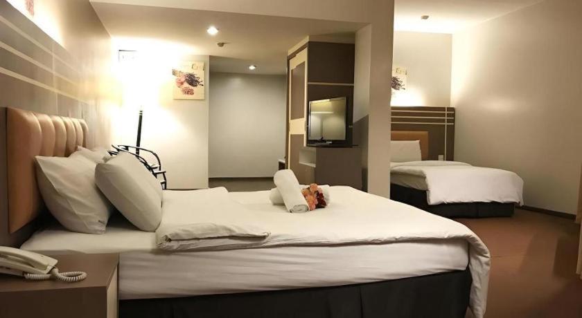 The Landmark Hotel Batu Pahat Exterior foto